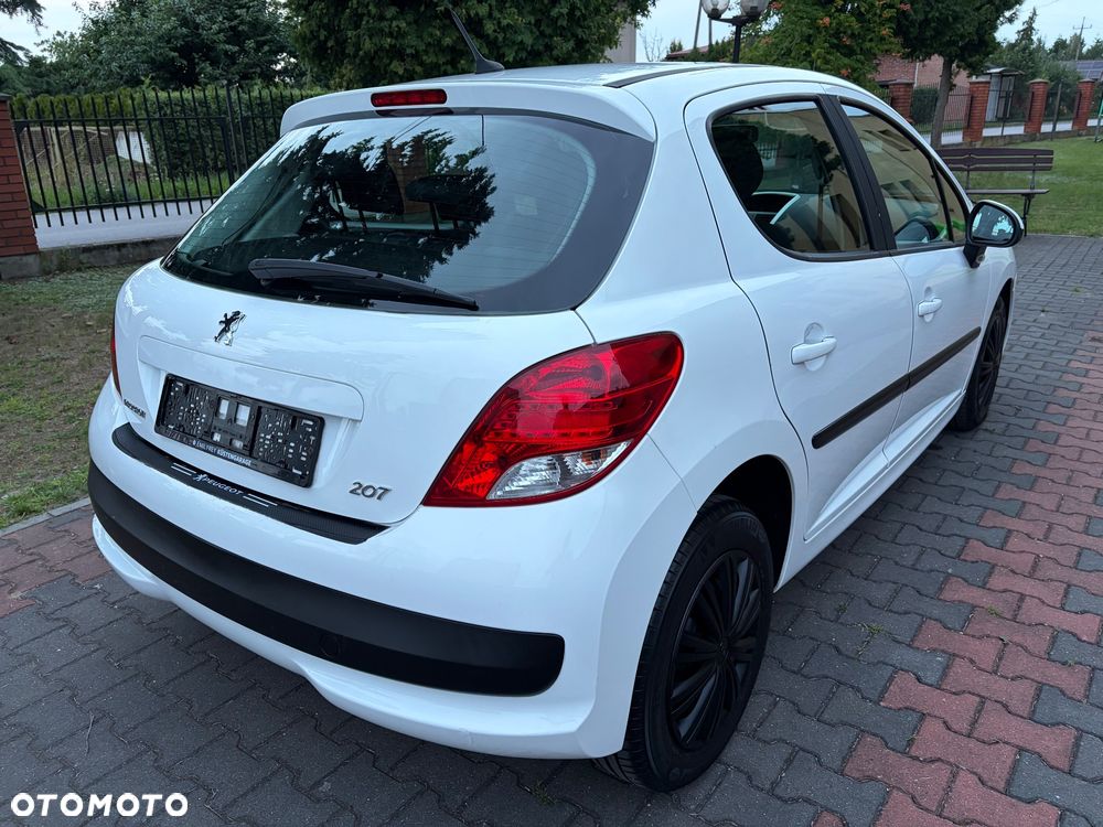 Peugeot 207 75 Millesim 200 - 13