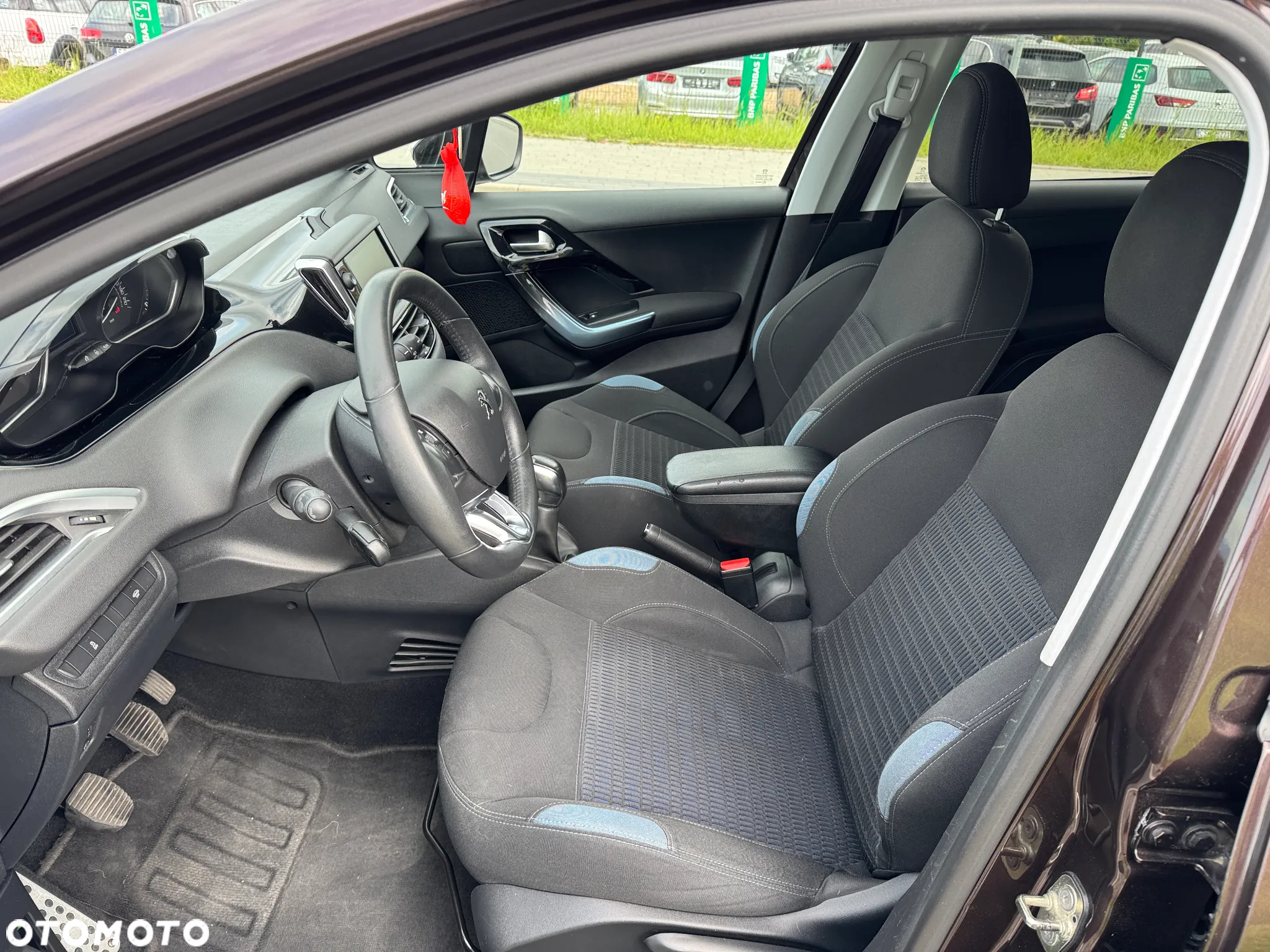 Peugeot 208 1.4 VTi Allure - 11