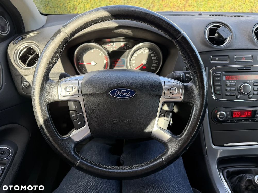 Ford Mondeo - 17