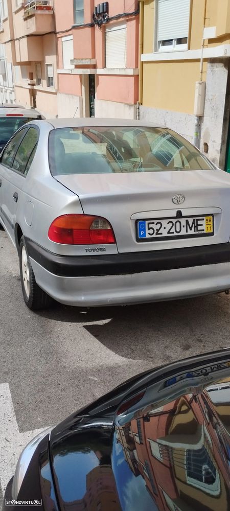 Toyota Avensis Sedan 2.0 TD Sol - 1
