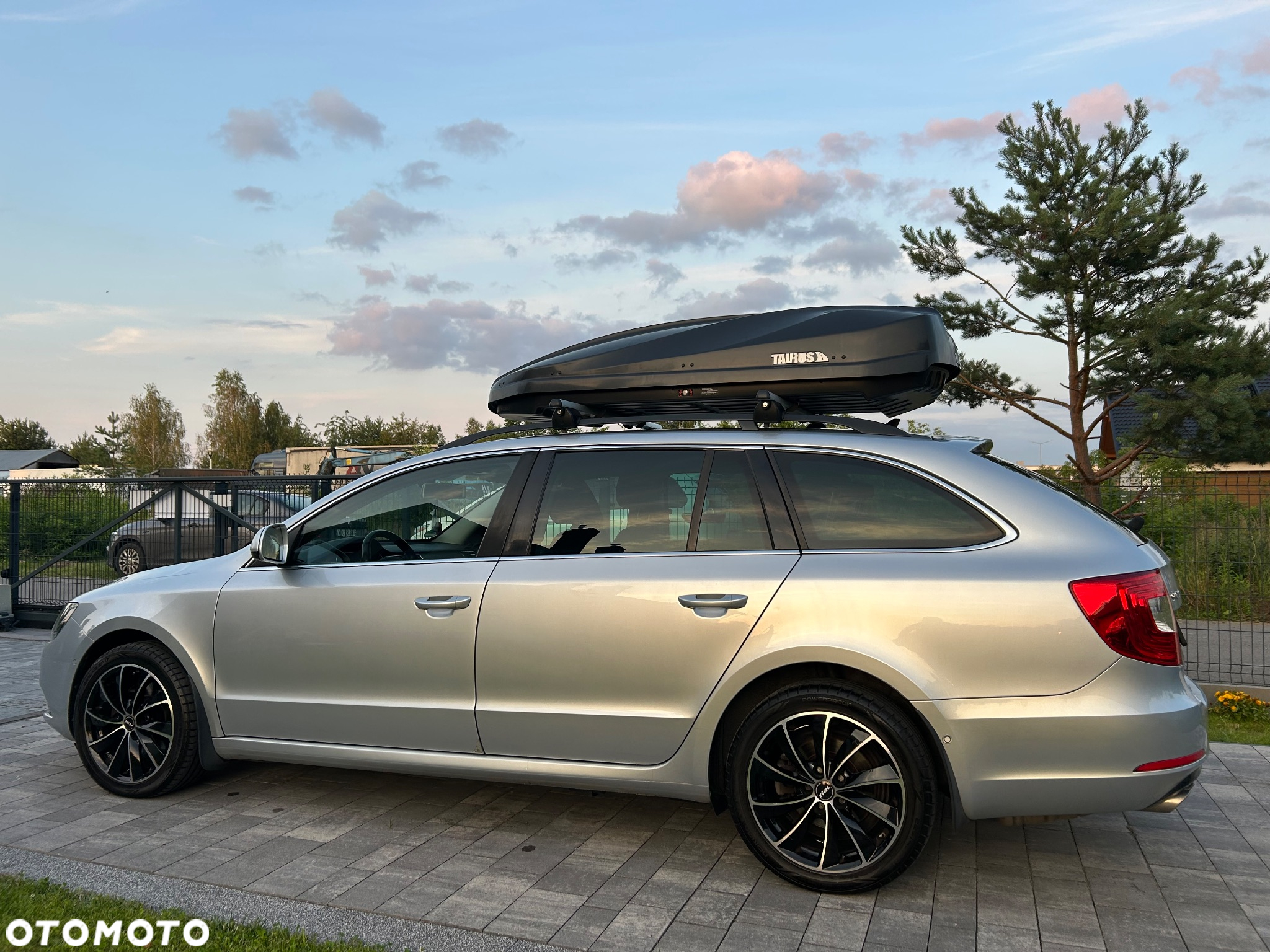 Skoda Superb 2.0 TDI Ambition DSG - 4