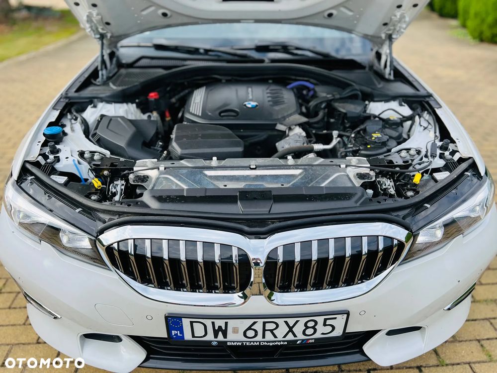 BMW Seria 3 320d xDrive Luxury Line sport - 14
