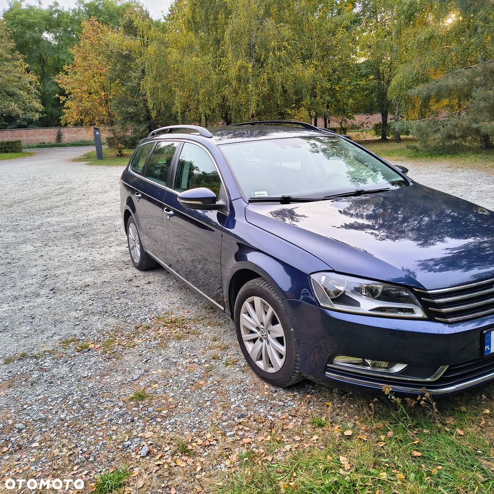 Volkswagen Passat 2012 photo 2
