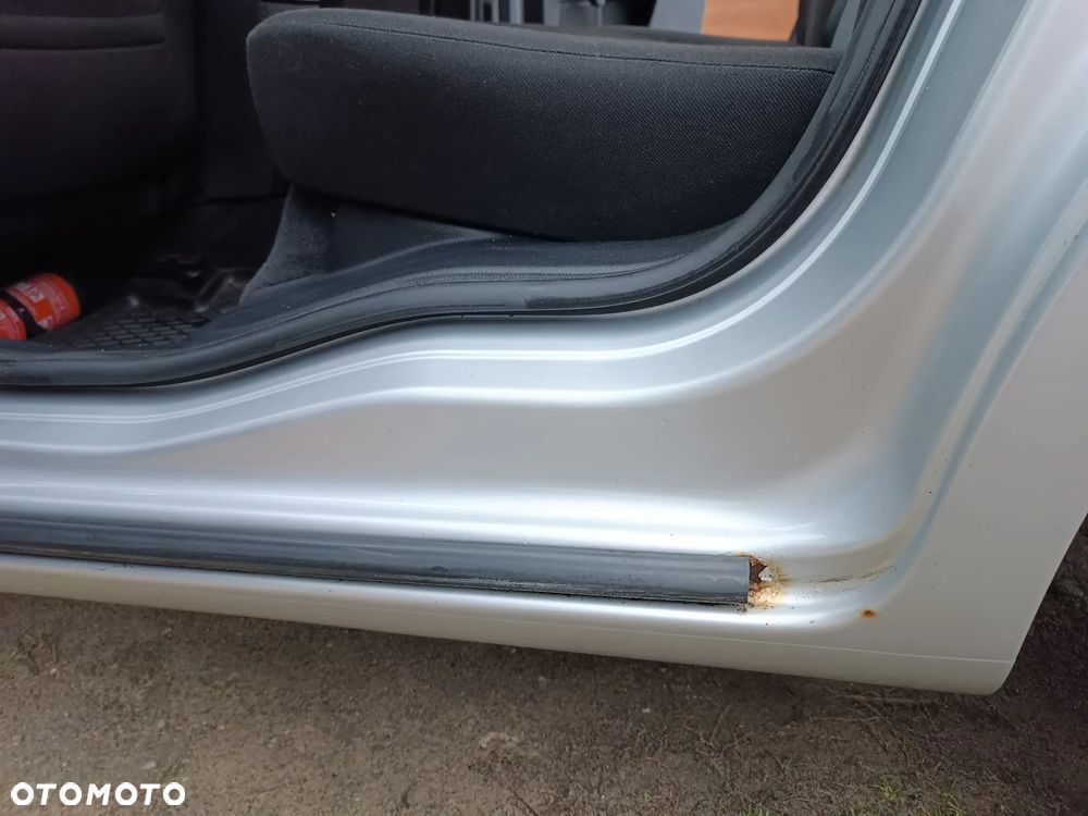 Ford Mondeo 2.0 TDCi Ambiente - 11