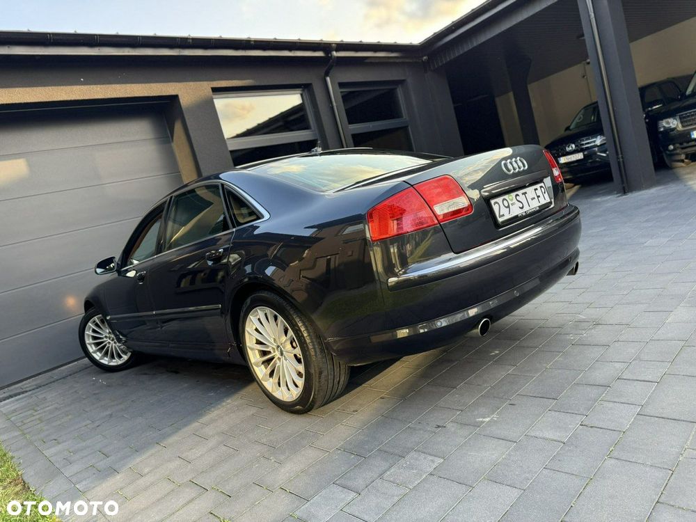 Audi A8 - 4