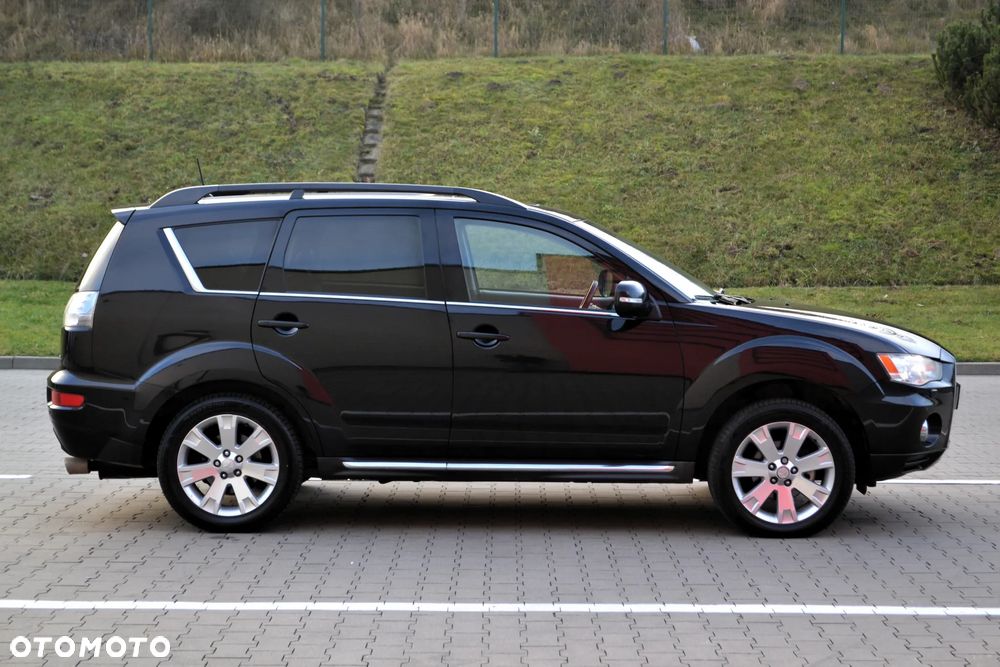 Mitsubishi Outlander 2.4 Intense + CVT - 27