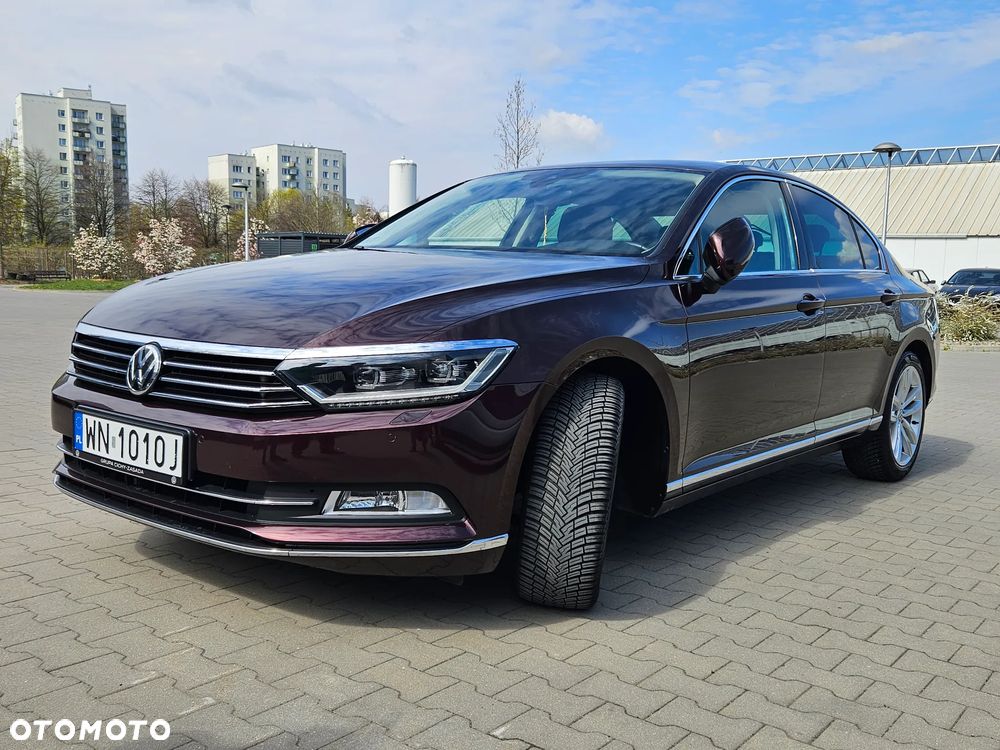 Volkswagen Passat - 1