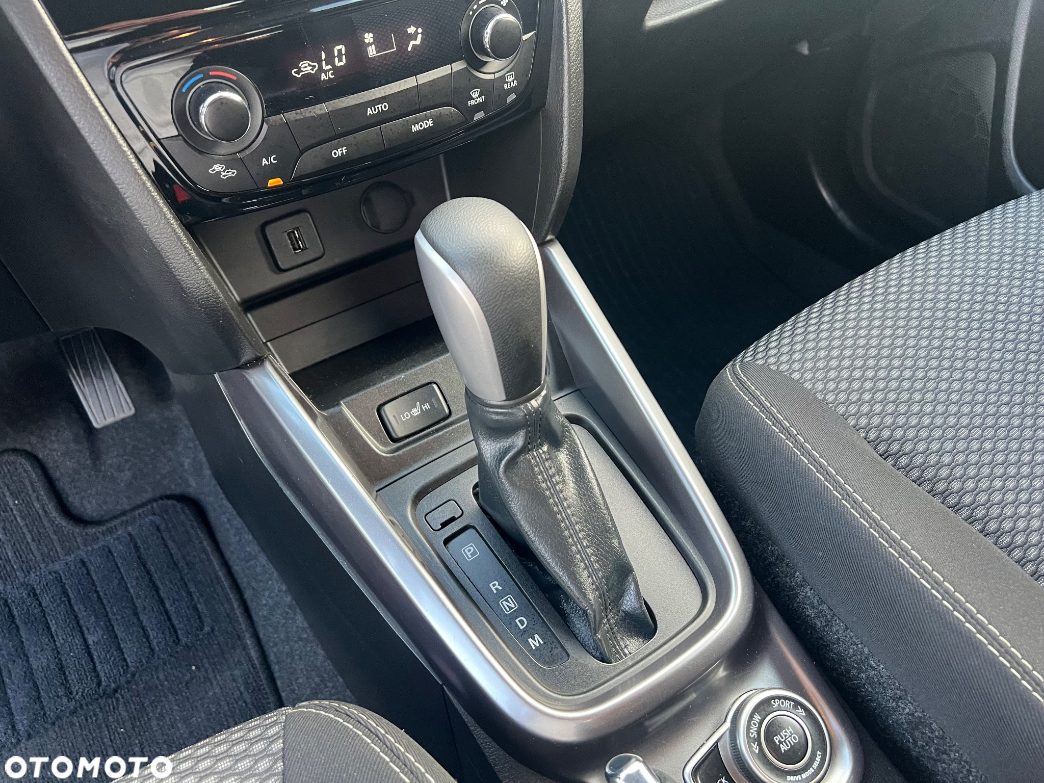 Suzuki Vitara 1.0 Boosterjet Premium 4WD - 18