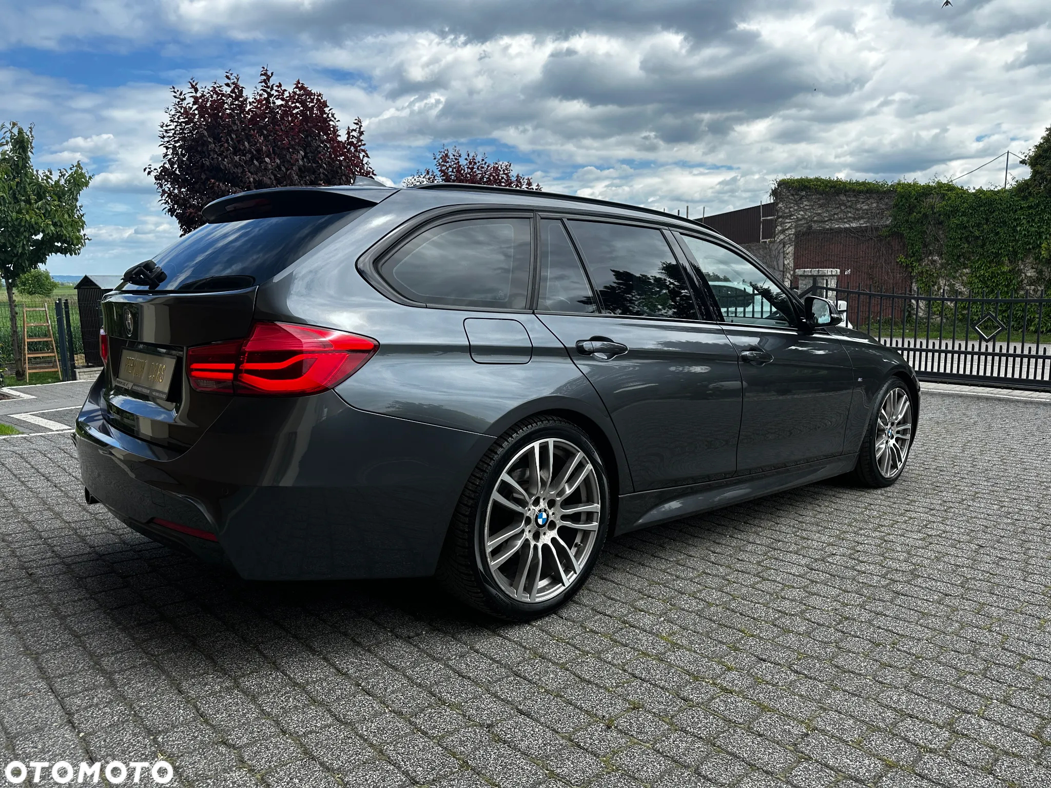 BMW Seria 3 318d Touring Edition M Sport Shadow - 12