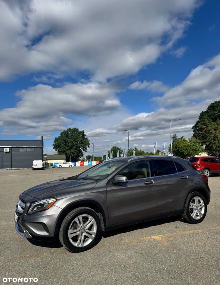 Mercedes-Benz GLA 250 4-Matic - 8