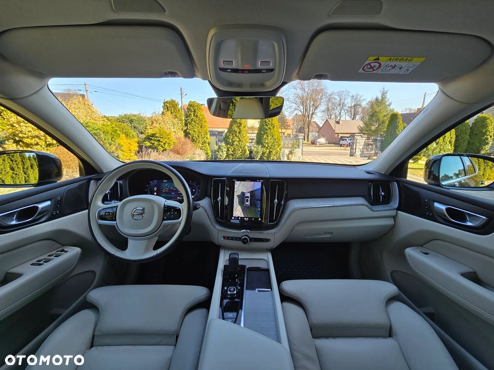 Volvo XC 60 B4 D AWD Plus Bright - 8