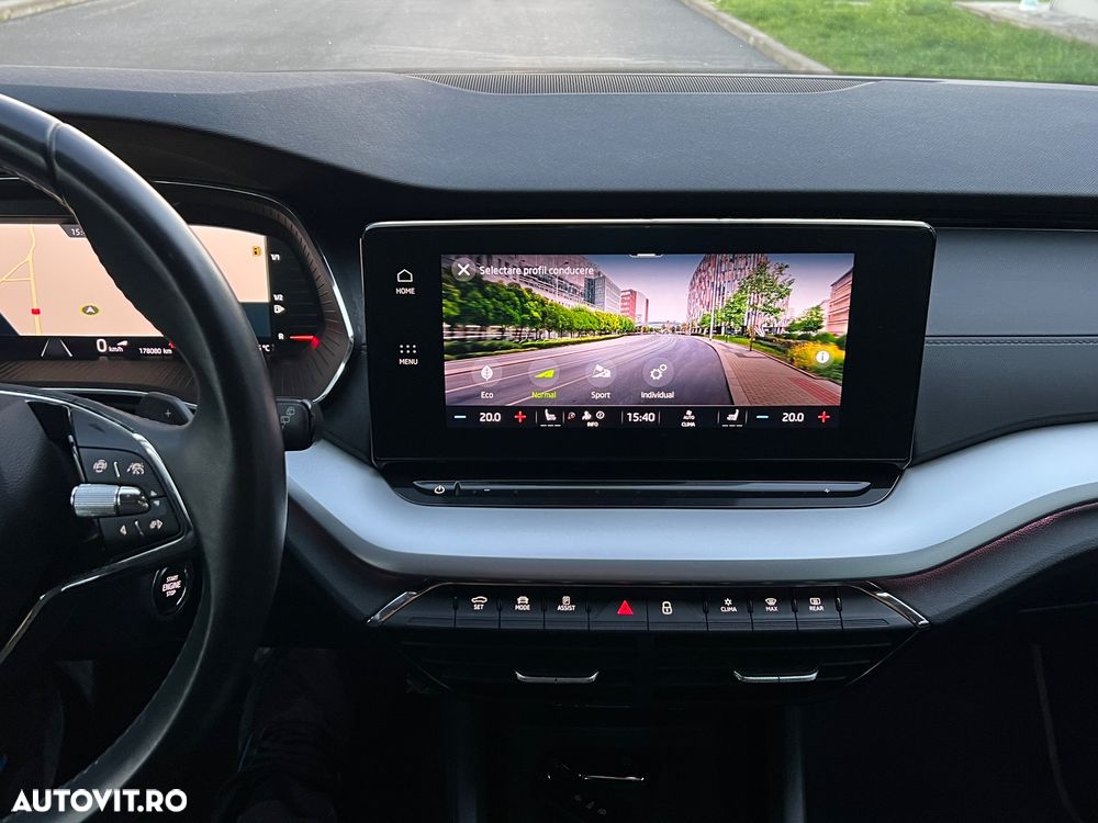 Skoda Octavia Combi 2.0 TDI DSG Clever - 15