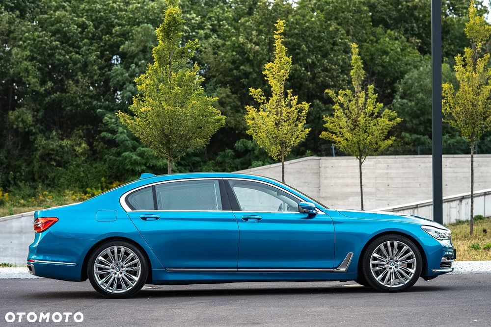 BMW Seria 7 750Li - 8