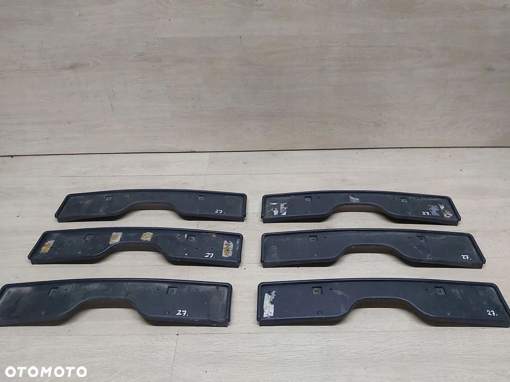 Toyota Celica VII T23 99-06r podkładka mocowanie tablicy rejestracyjnej - 1