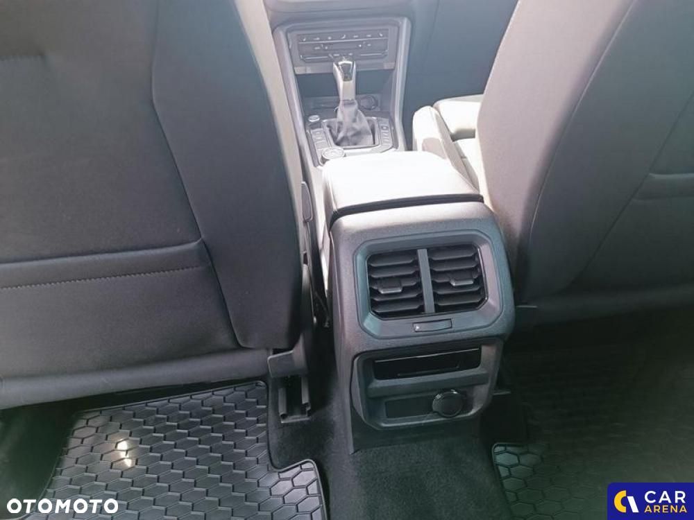 Volkswagen Tiguan - 23