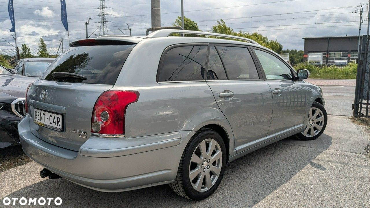 Toyota Avensis - 8