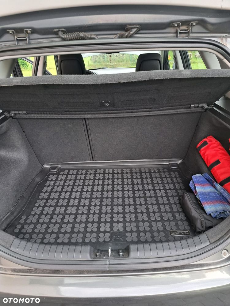 Kia Ceed - 8