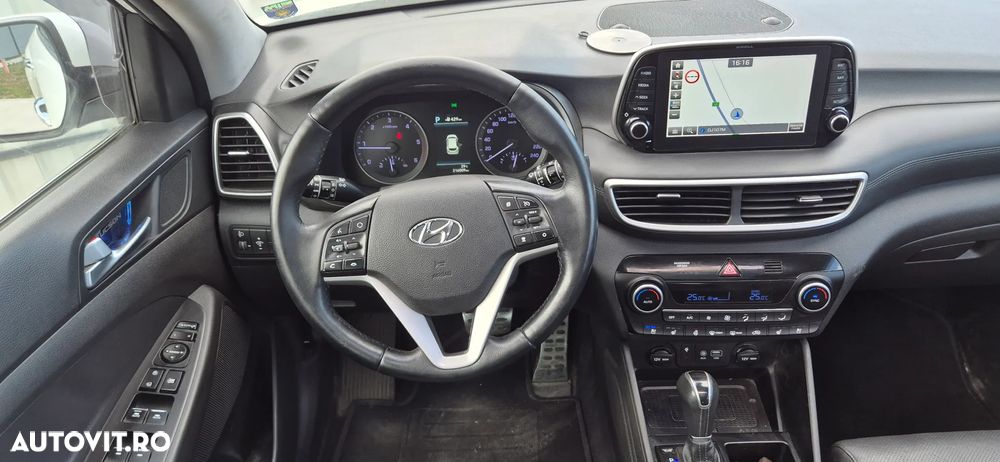 Hyundai Tucson 2.0 CRDI 4WD Automatik Premium - 10