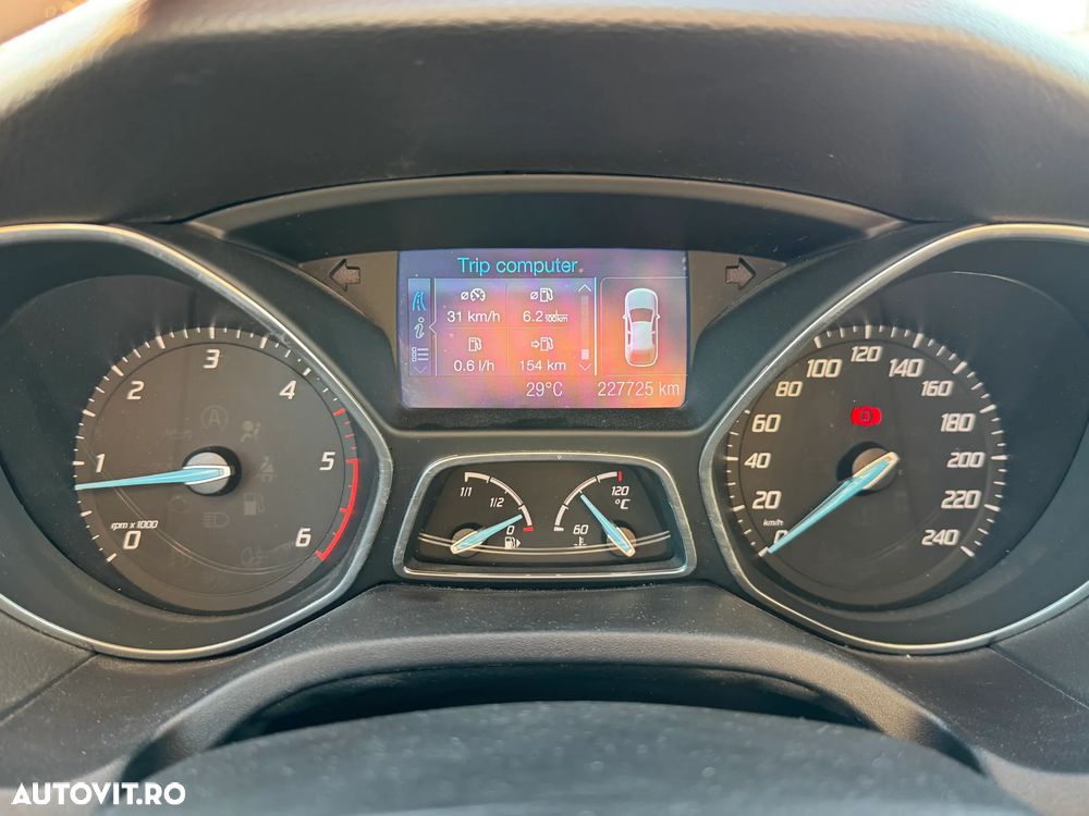 Ford Focus 1.6 TDCi DPF Titanium - 10