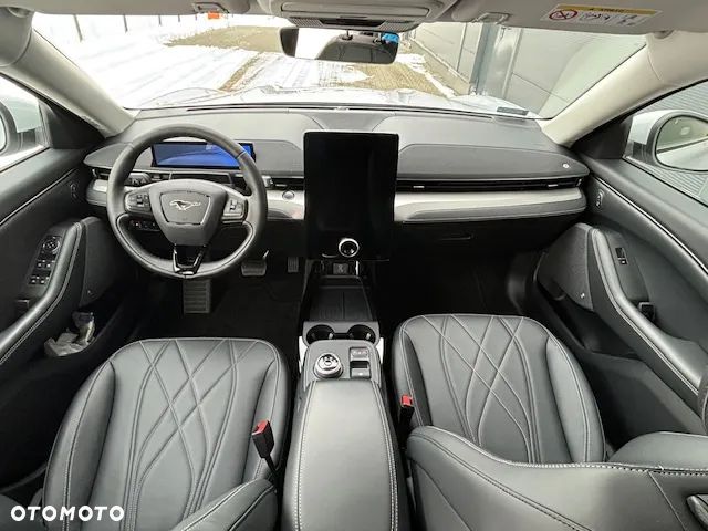 Ford Mustang Mach-E - 17