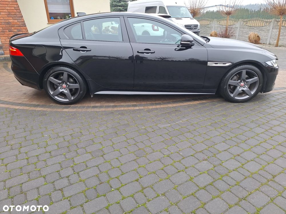 Jaguar XE 20d R-Sport - 6