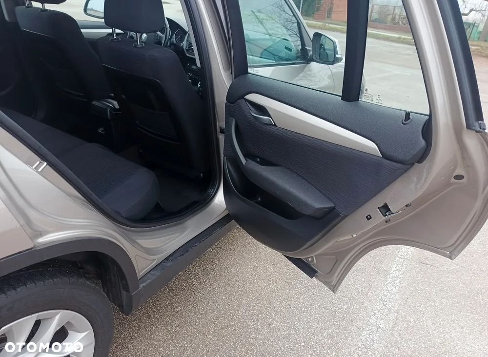 BMW X1 sDrive18i Sport Line - 30