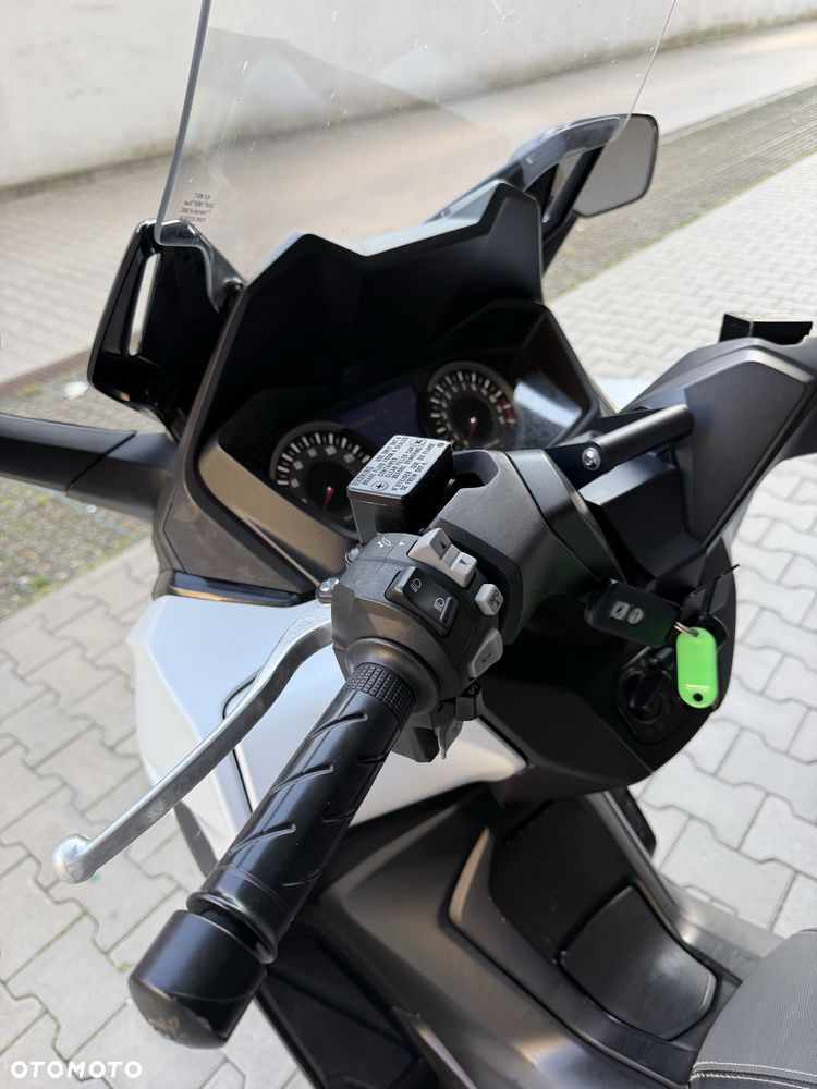 Honda NSS - 8