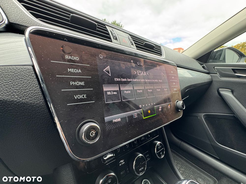 Skoda Superb 1.5 TSI Ambition DSG - 25