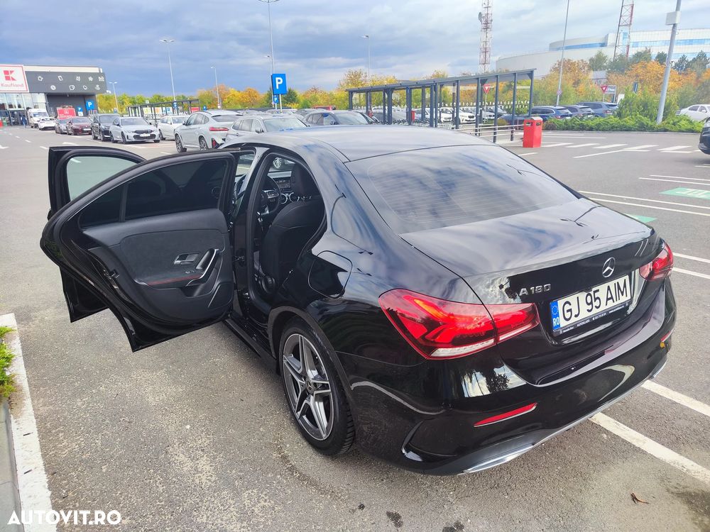Mercedes-Benz A 180 Sedan - 3