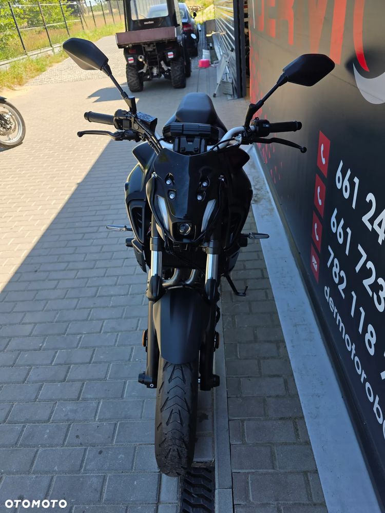 Yamaha MT - 27