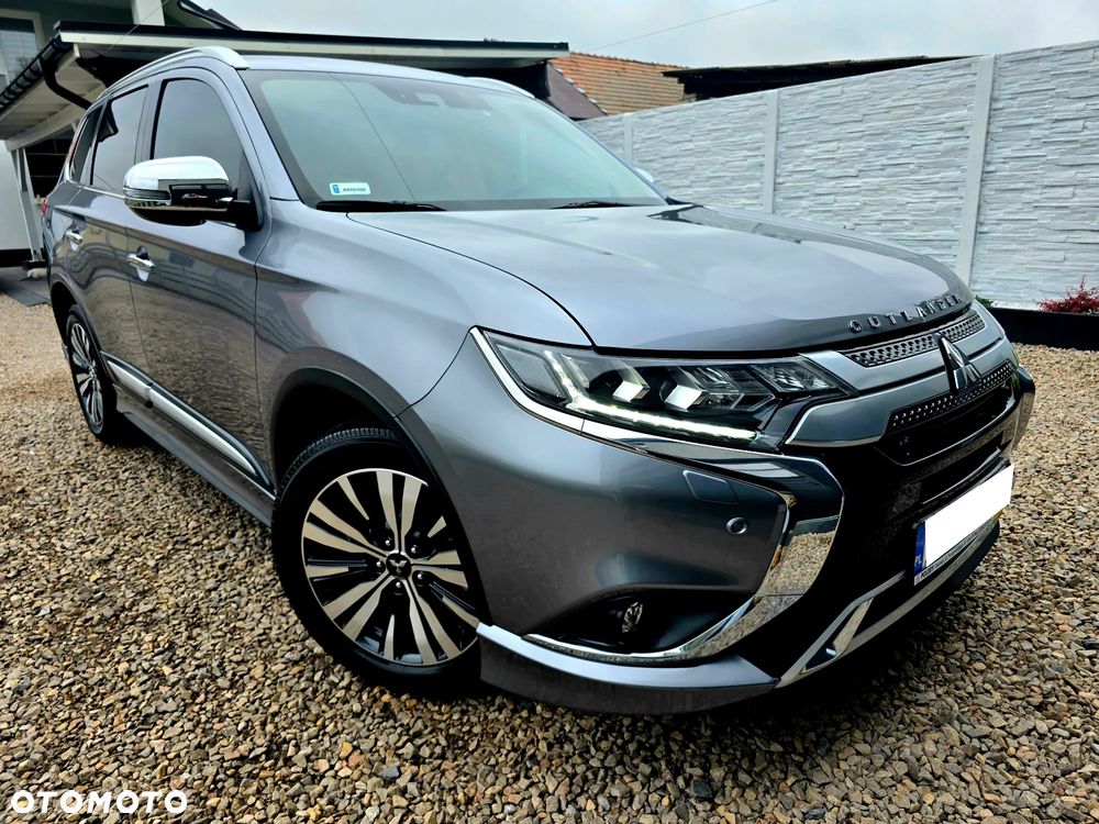 Mitsubishi Outlander 2.0 Instyle + 4WD CVT - 10