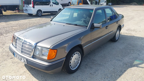 Mercedes-Benz W124 (1984-1993)