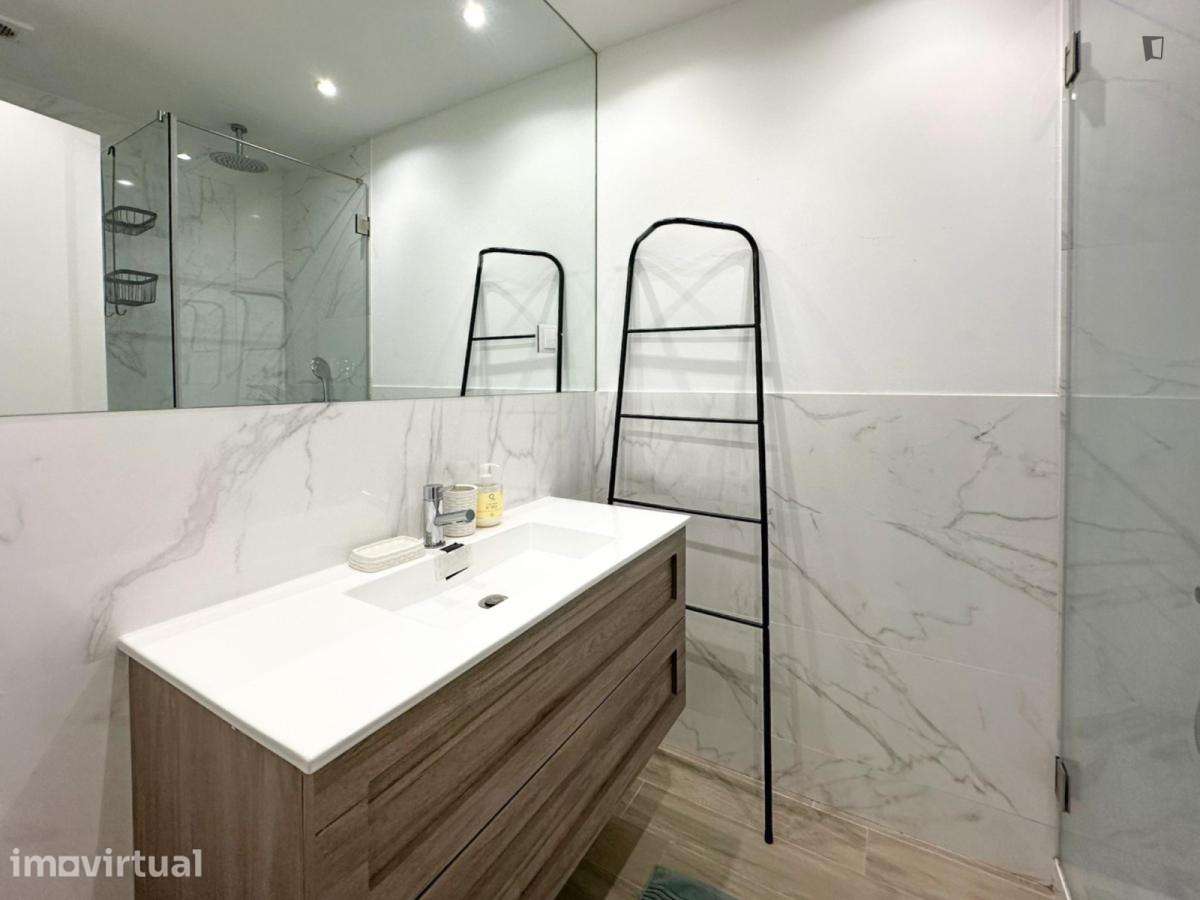 Apartamento com 1 quartos - localizado em Rato Lisbon - Grande imagem: 4/10
