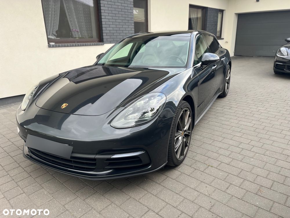Porsche Panamera 4 Sport Turismo - 9