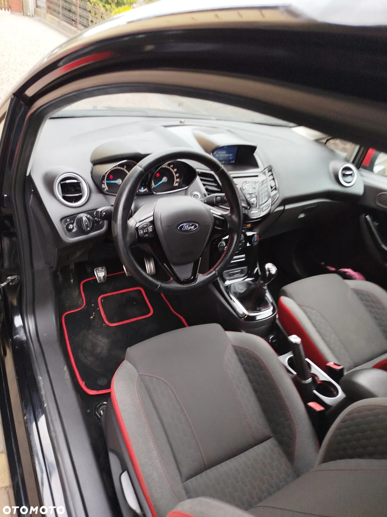 Ford Fiesta - 12