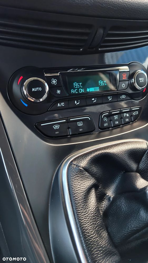 Ford Kuga 1.6 EcoBoost 2x4 Individual - 24