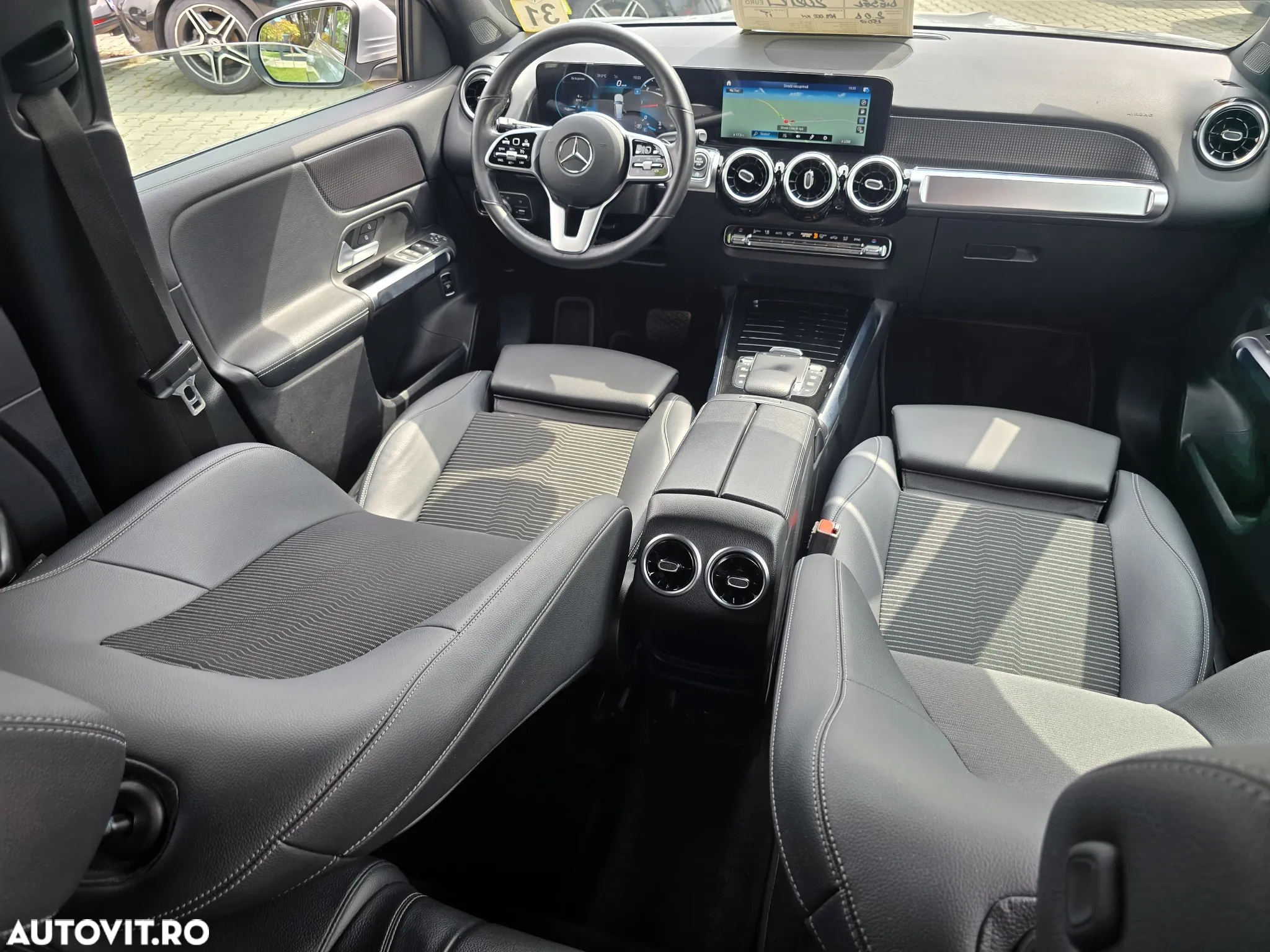 Mercedes-Benz GLB 200 d 8G-DCT Progressive - 11