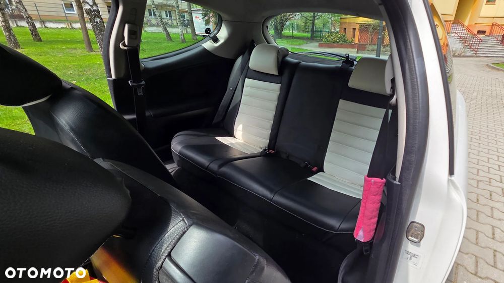 Peugeot 207 1.6 HDi 16V Trendy - 10
