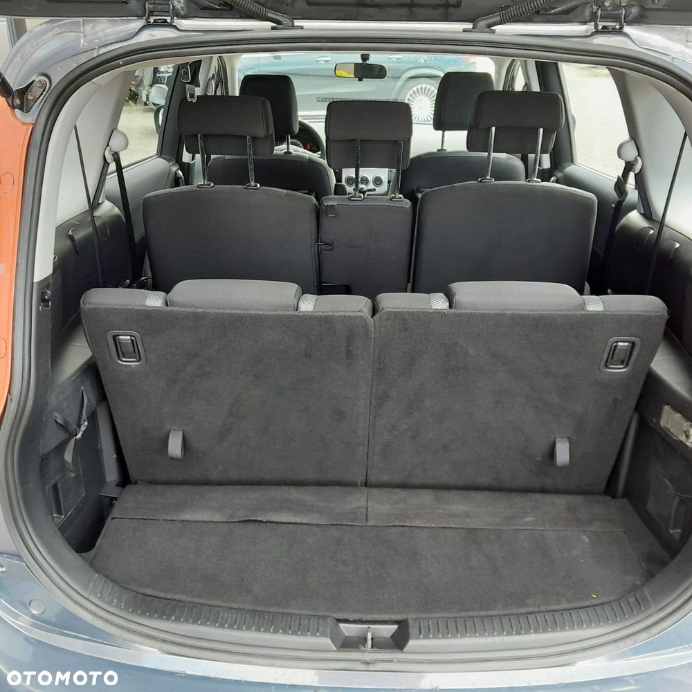 Mazda 5 - 6