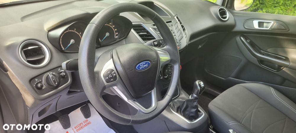 Ford Fiesta - 32