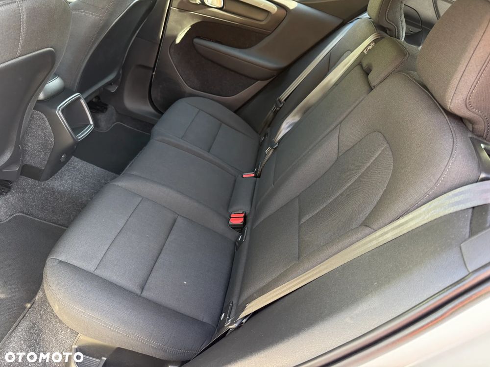 Volvo XC 40 T3 - 33