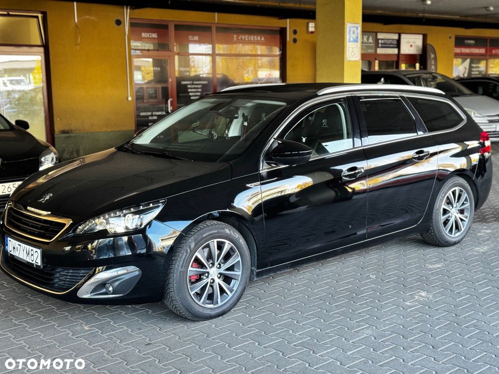 Peugeot 308 - 8