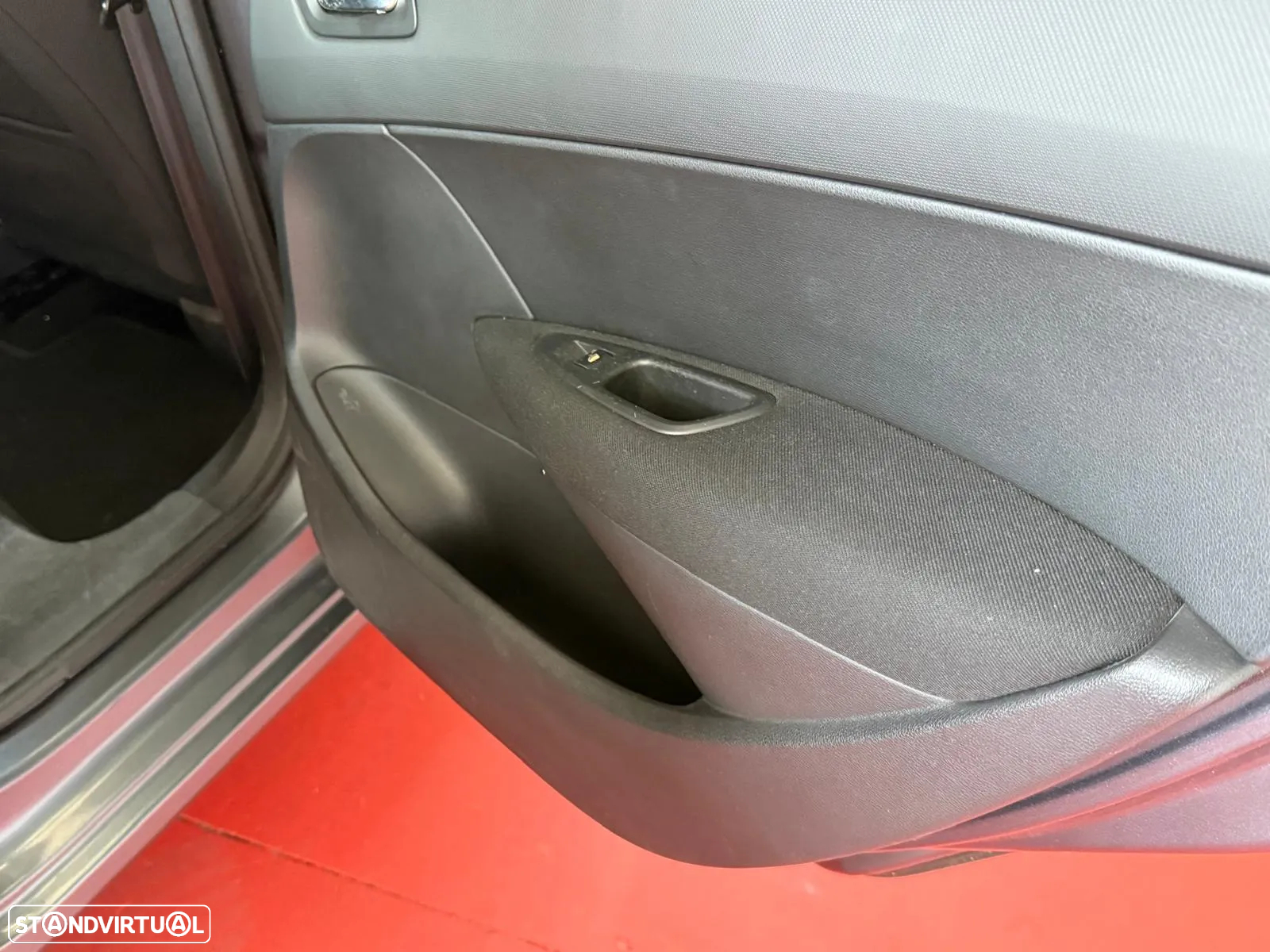 Peugeot 308 1.4 16V Executive - 24