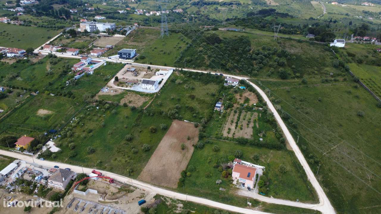 Terreno com viabilidade de construção - Moradia isolada com 550m² - Grande imagem: 3/30