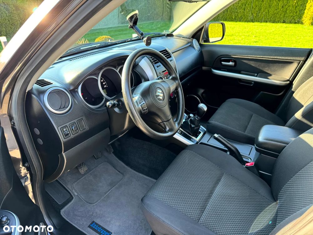 Suzuki Grand Vitara - 11