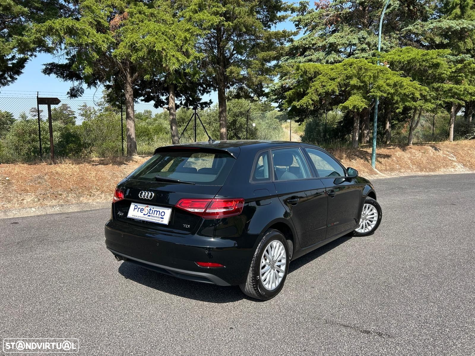 Audi A3 Sportback 1.6 TDI Attraction Ultra - 18