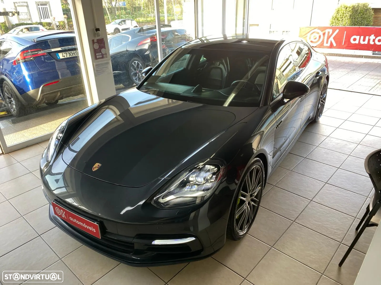 Porsche Panamera 4 E-Hybrid 10 Years Edition - 34