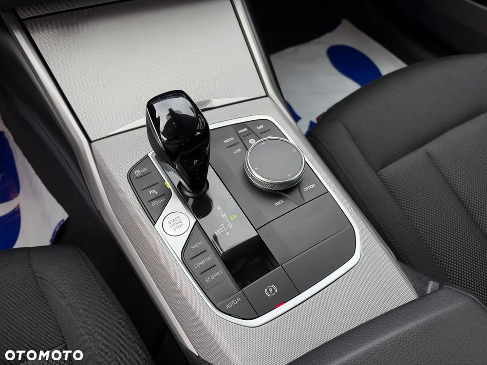 BMW Seria 3 318i Advantage - 24