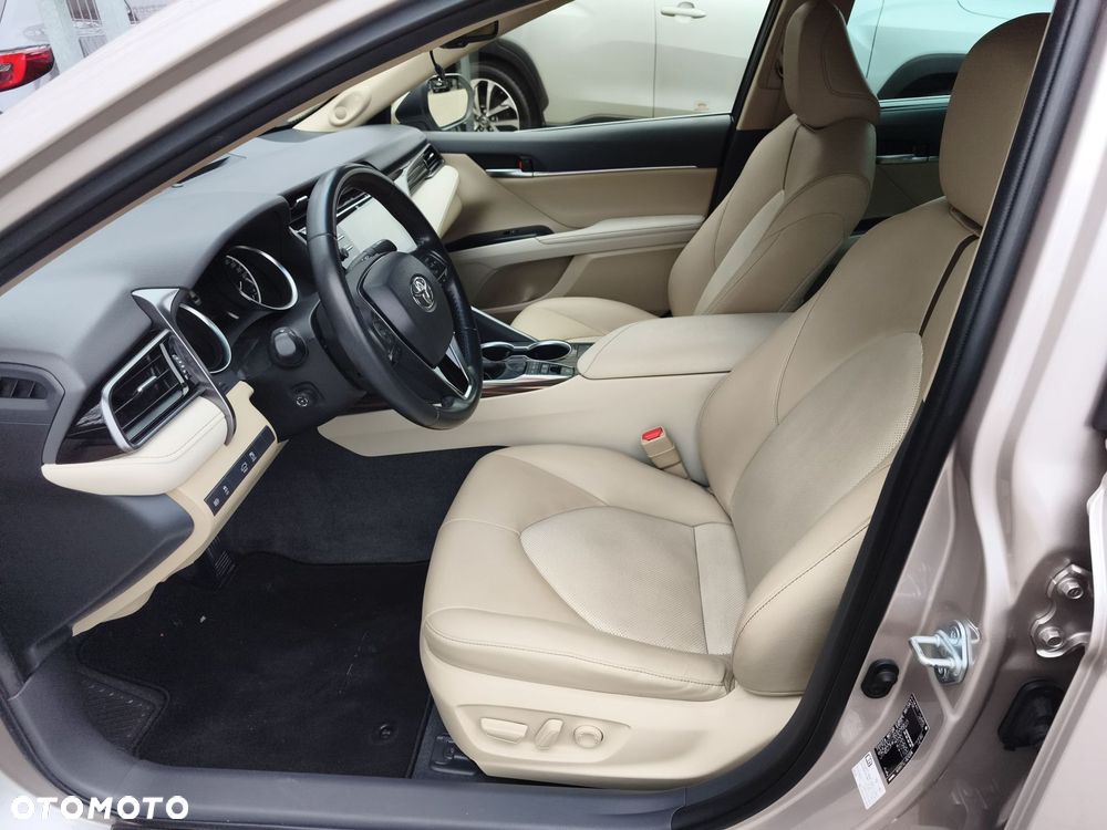 Toyota Camry 2.5 Hybrid Executive CVT - 15