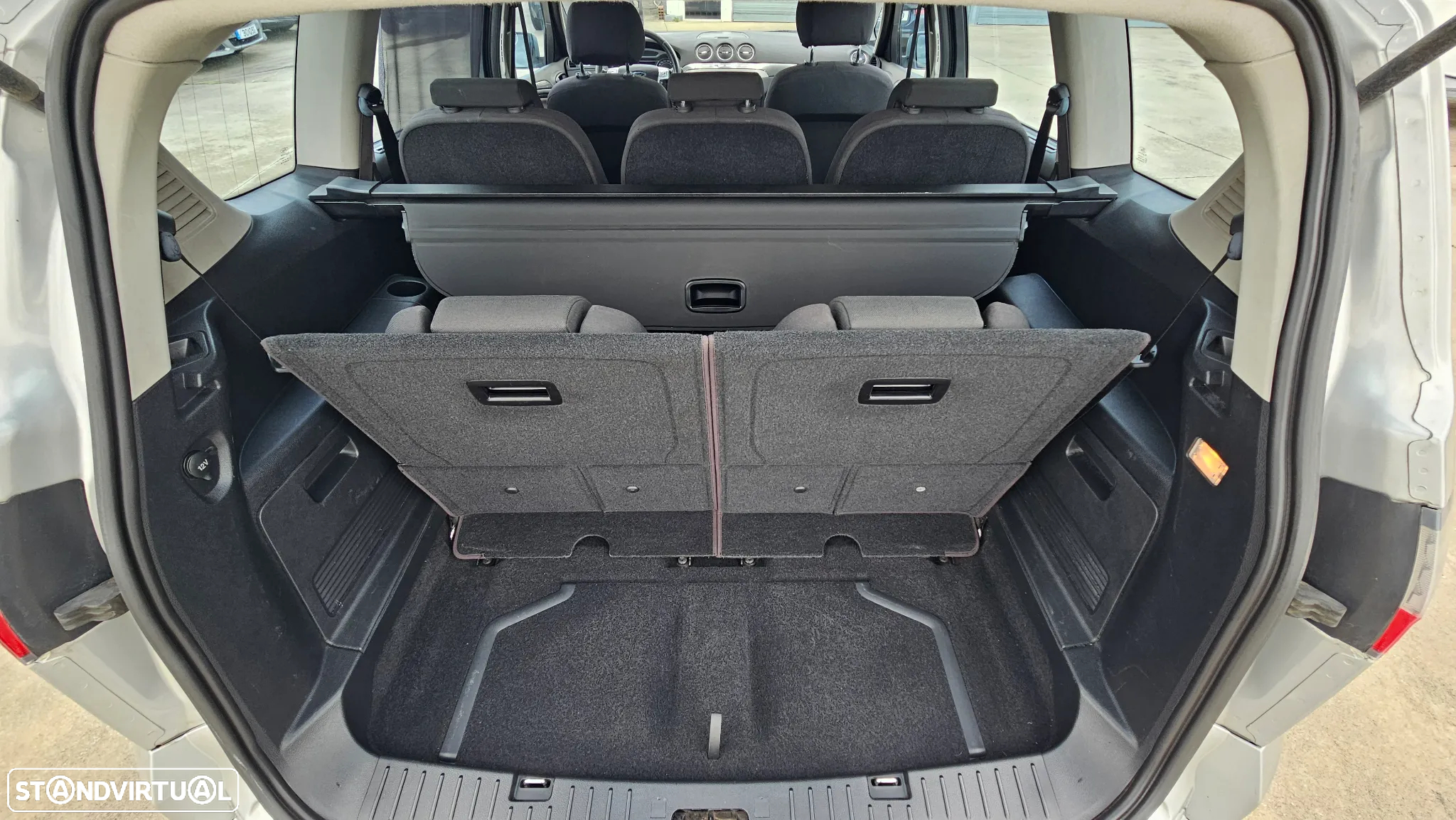 Ford S-Max 1.8 TDCi Titanium 7L - 32